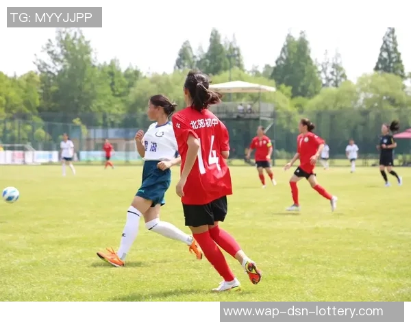 镇江华萨足球俱乐部：奋力拼搏铸就辉煌未来的足球梦想之路